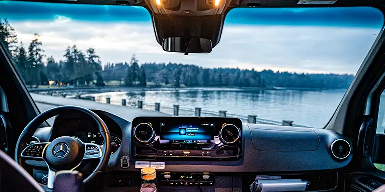First_Class_Limos_Mercedes-Sprinter_04